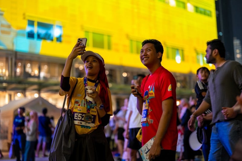 Families at Suria KLCC LEGO Play Run 2026