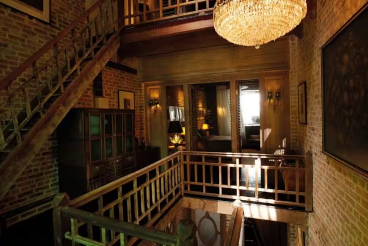 Airbnb heritage-style stay used to illustrate varied city and heritage travel experiences