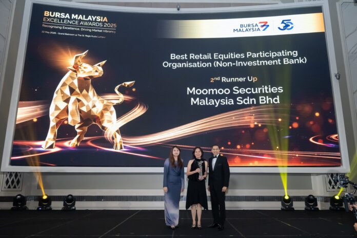 Moomoo Malaysia recognised at Bursa Malaysia Excellence Awards 2025