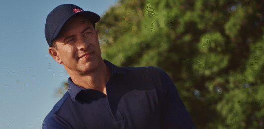 UNIQLO To Launch Tournament Polo Shirts Designed For Adam Scott Adam Scott wearing the UNIQLO DRY-EX tournament polo shirt