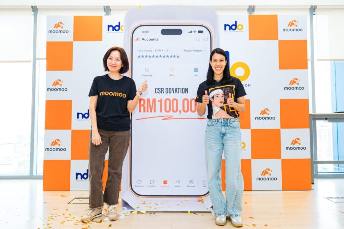 2.-pledge-indy-lau-coo-moomoo-malaysia-and-datuk-nicol-david-founder-nicol-david-organisation