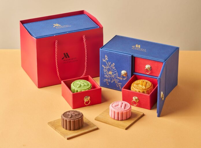 image-2 Putrajaya Marriott mooncake gift boxes and four colourful mooncakes