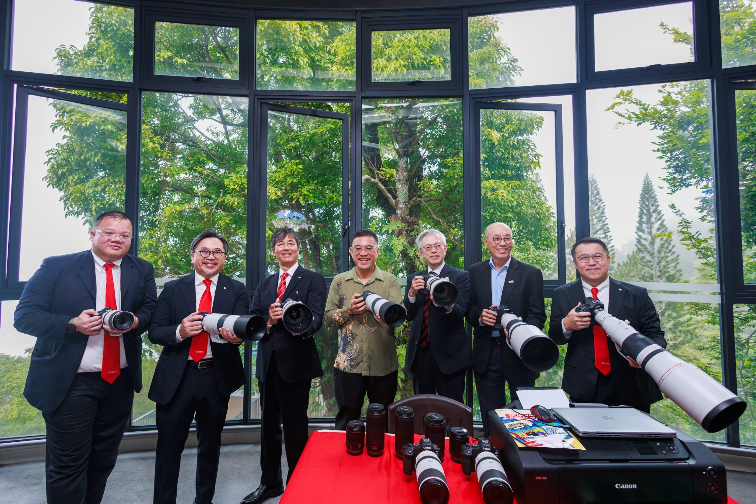 Canon cameras and lenses supporting Penang Hill Corporation’s Bird Documentation Project