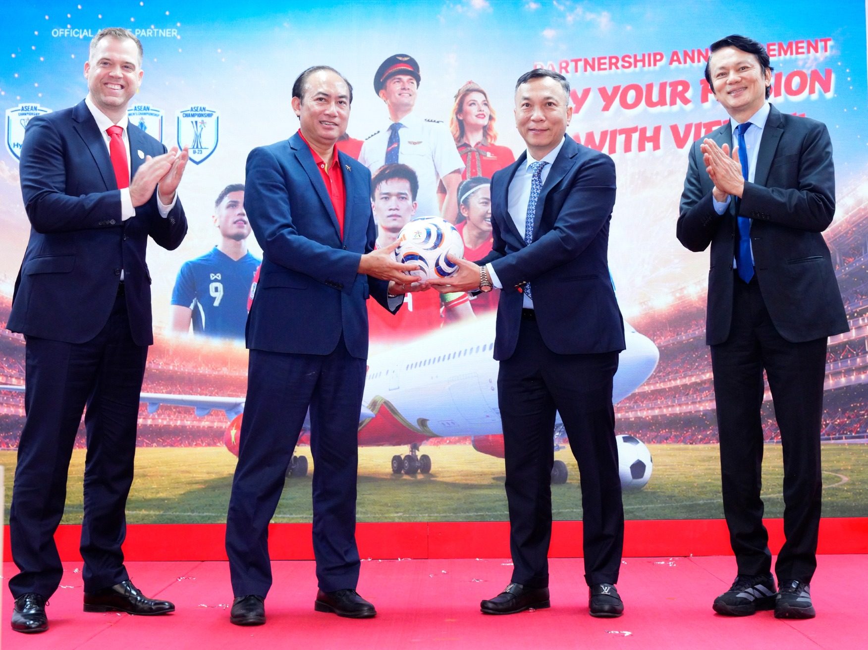 Vietjet named Official Airline of the ASEAN United FC events