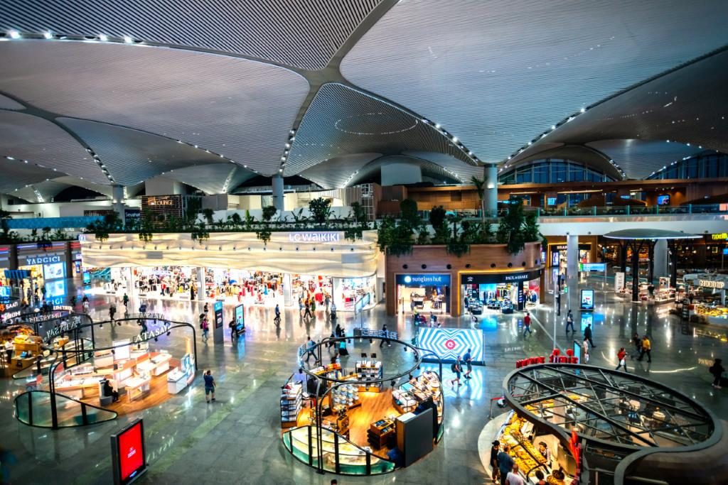 Passengers inside Istanbul Airport, Türkiye